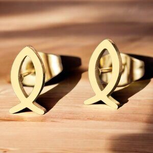 ✝️ Small Fish Earrings